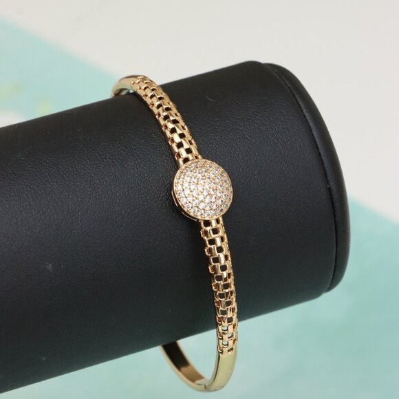 Elegant Rose Gold Bangle with Round Diamond-Crystal Centerpiece, XPBL0463 - Picture 6 of 11